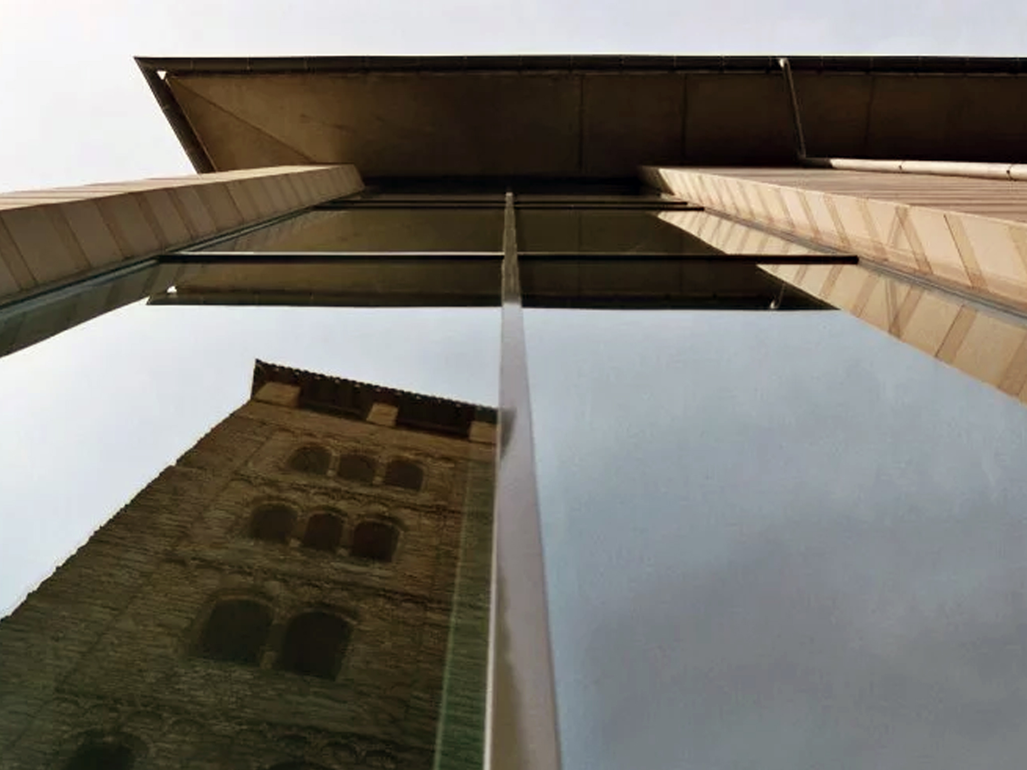 Mirar l'arquitectura, Saber mirar com Tapias - MEV